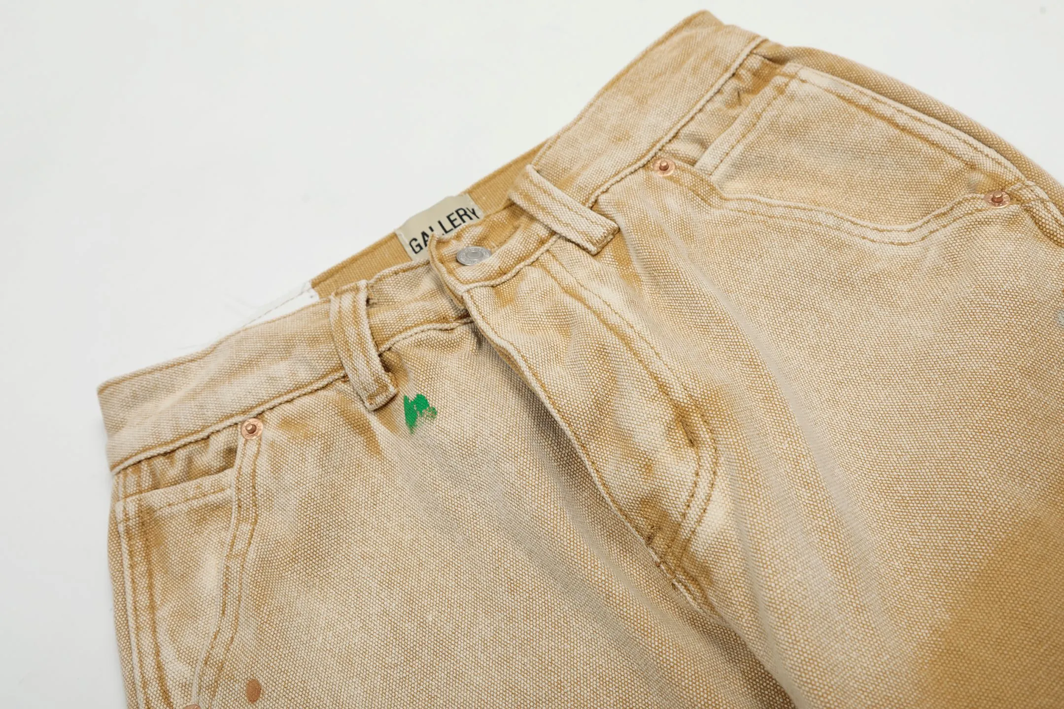 #8129 P250💰 GALLERY DEPT American retro splash-ink splicing micro-horn logging overalls raw edge jeans - Original purchase and pattern making to truly restore the ultimate texture of Vintage - Original hardware accessories, washed and other elevators, QR code analysis are all purchased from the original factory, high degree of restoration, welcome to compare with a certain product~ - Three-dimensional version Loose and comfortable, not picky about the figure, taller and slimmer, factory Seiko, original factory quality control, same style for men and women, can be matched with couples Versatile recommendation: must-have jeans for all seasons Size: S-XXL (28-36)